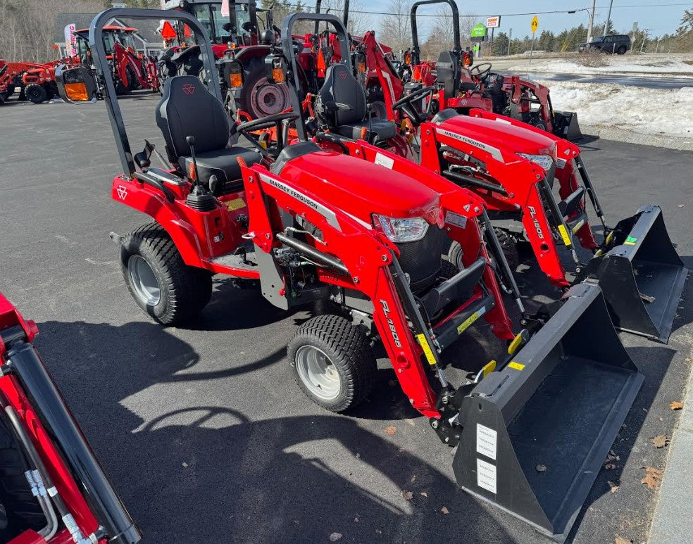 Massey Ferguson GC1725M Sub-Compact Tractor w/ Loader *CASH PRICE*