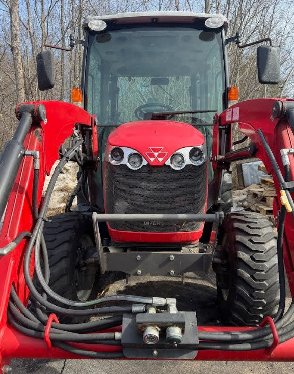 2015 Massey Ferguson 1736 Deluxe Cab Tractor/ Loader/ 3rd Function/ 72" Bucket/ Loaded Rear Tires