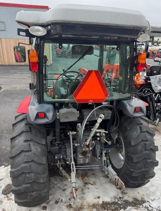 2015 Massey Ferguson 1736 Deluxe Cab Tractor/ Loader/ 3rd Function/ 72" Bucket/ Loaded Rear Tires
