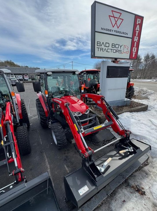 Massey Ferguson MF1835M Shuttle HVAC Cabbed Compact Tractor w/ Loader *CASH PRICE*