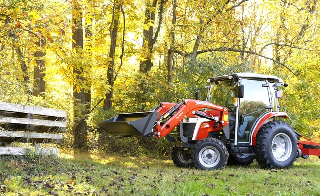 Massey Ferguson MF1M.35H, 35HP Compact HVAC Cabbed Tractor w/ Loader *CASH PRICE*