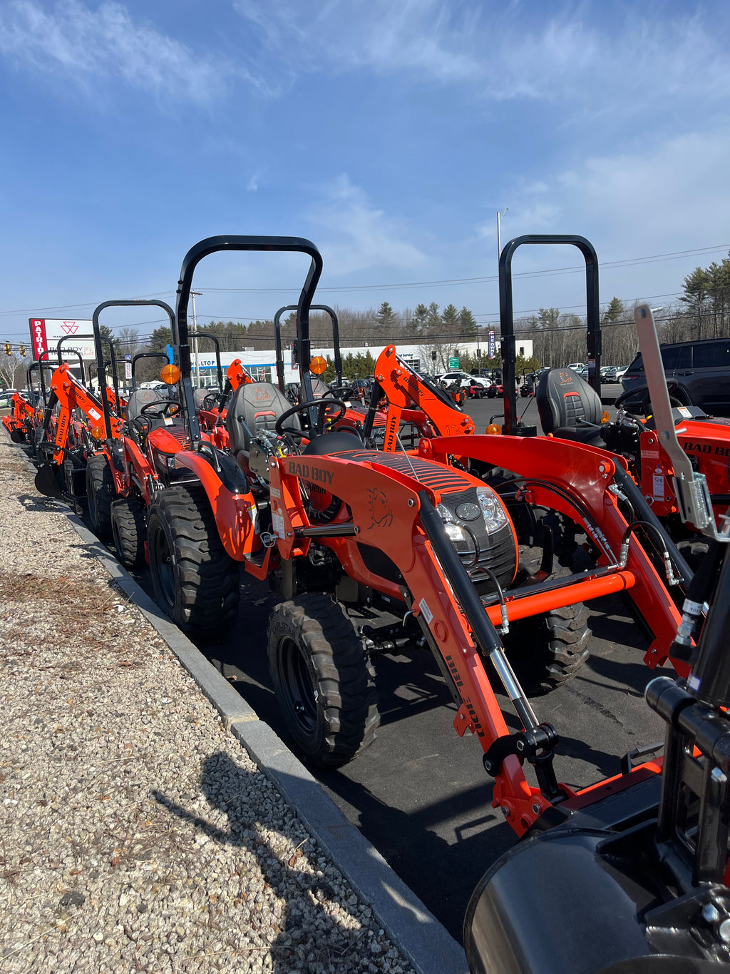 Patriot Tractor – Bad Boy BB3026HIL Tractor w/ Loader