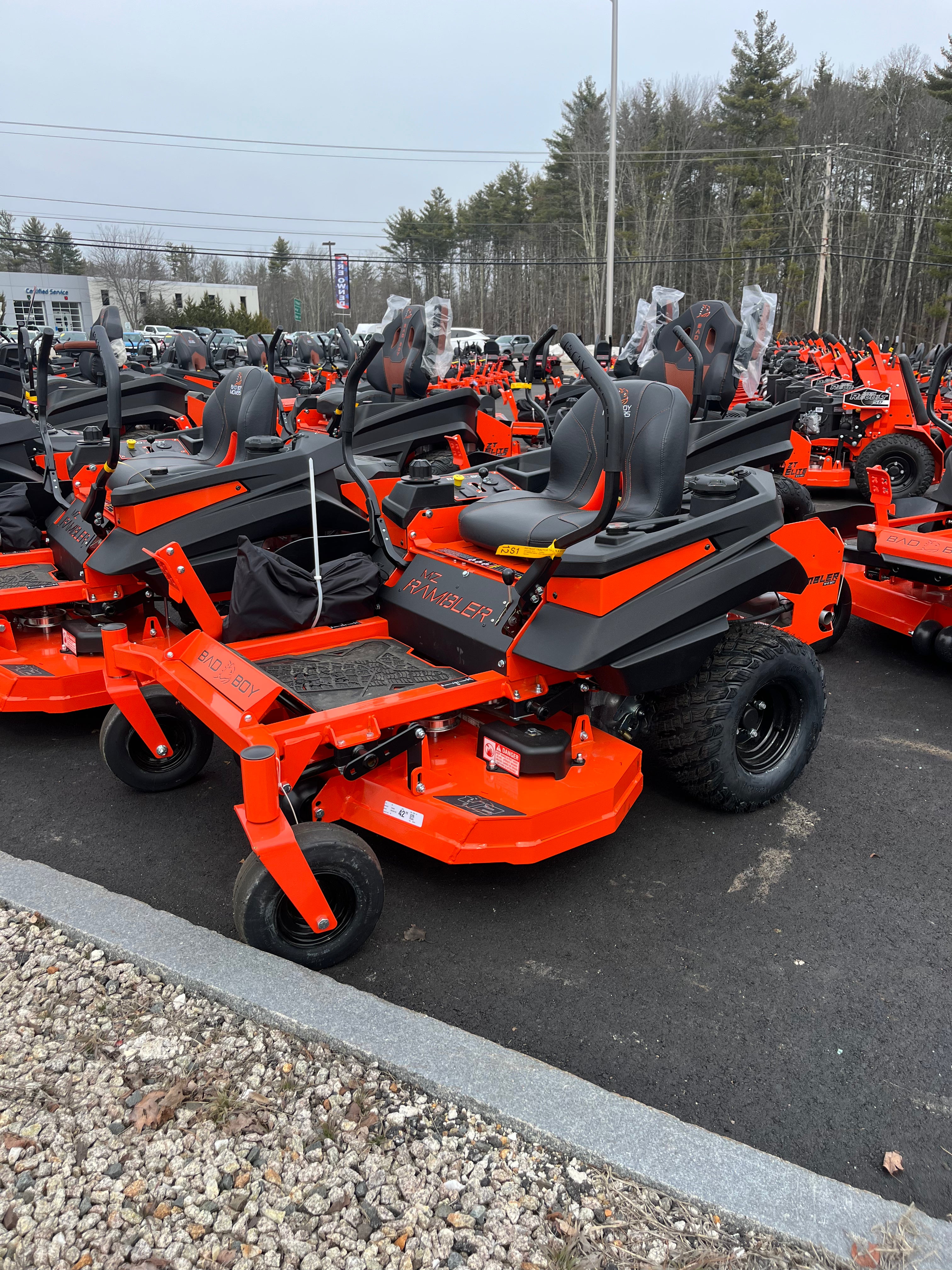 Patriot Tractor – Bad Boy MZ Rambler – 42in Zero Turn Mower | 21.5HP Kawasaki Engine