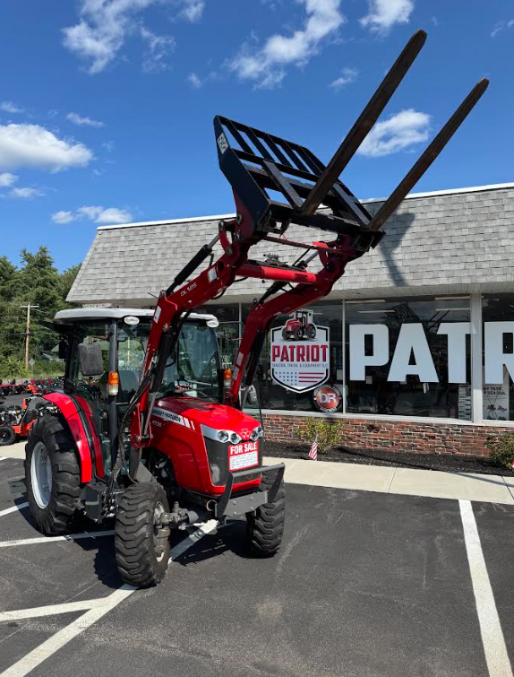 2015 Massey Ferguson 1736 Deluxe HVAC Cab Tractor/ Loader/ 3rd Function/ 72" Bucket/ Loaded Rear Tires/ 48" Pallet Forks