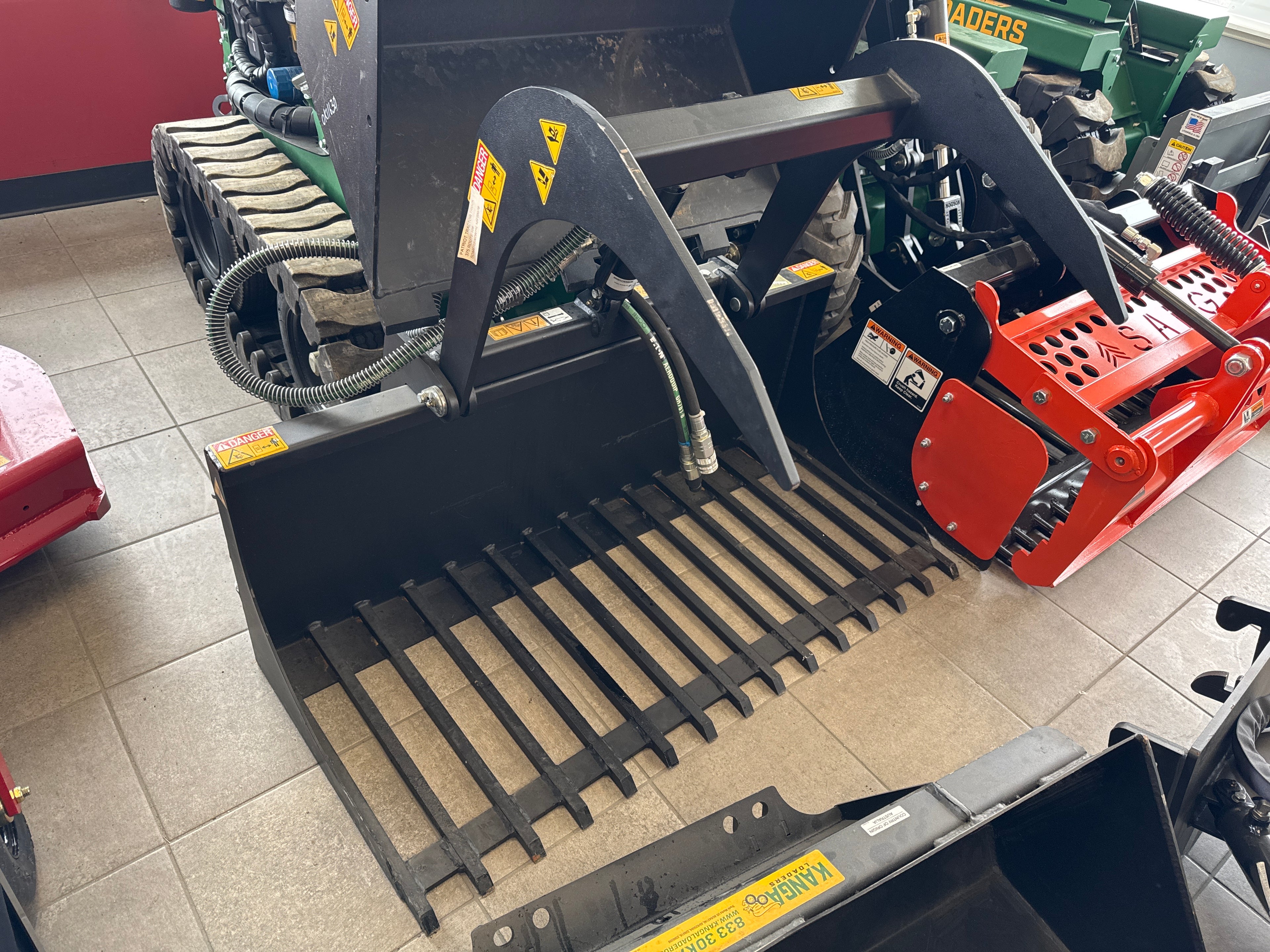 KANGA 48" Hydraulic Grapple Rubble Bucket Mini Skid Steer Attachment 0K50193